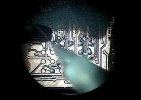 如何訪問NAND內(nèi)存芯片并從中讀取數(shù)據(jù)