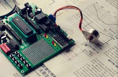 單片機(jī)硬件開(kāi)發(fā)系統(tǒng)種類