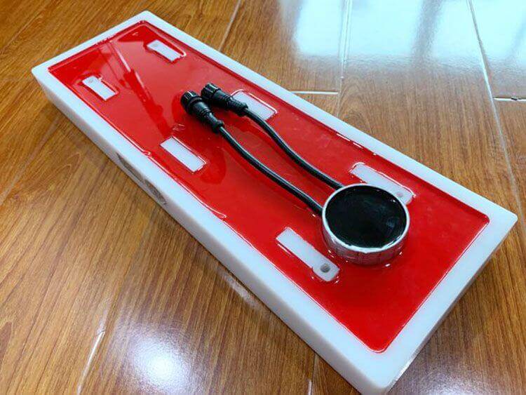 子程自主研發(fā)設(shè)計(jì)-智慧斑馬線產(chǎn)品