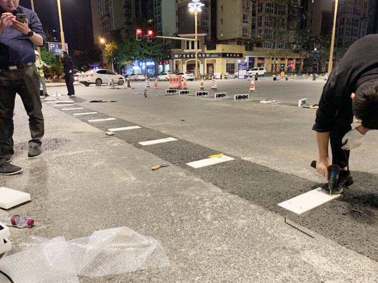 子程自主研發(fā)設(shè)計(jì)-智慧斑馬線產(chǎn)品